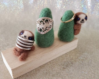 Sloth Ring Cone / Sloth Ring Holder / Jewelry Organizer / Ring Display Ring Dish GD263