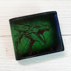 Cartera de cuero con diseño de dragón, ideas para regalar en cuero por el tercer aniversario de tu pareja, cartera de cuero grabada a medida, ideas para regalar en cumpleaños de niño.