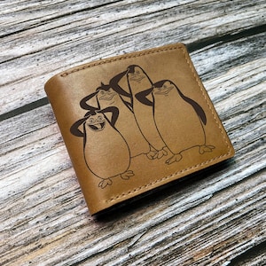 Die Pinguine aus Madagaskar gravieren Leder Portemonnaie, Brieftasche für Männer, Brieftasche für Männer, Brieftasche für Ausweise, Cartoon-Muster Geschenk, niedliche Brieftasche für Papa