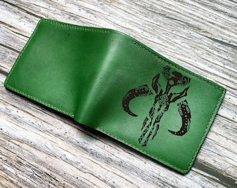 Cartera de cuero verde con calavera mitosaurio mandaloriana de Star Wars