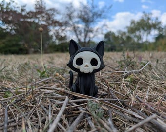 Spooky Cute Skeleton Cat Figurine – 3D Printed Gothic Decor, Halloween Gift, Creepy Cute Collectible