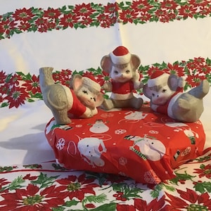 Vintage Christmas Mice (3) ceramic made in Taiwan