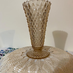 Vintage Indiana Glass pale pink diamond point vase