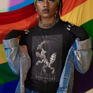 Eat the Patriarchy Tshirt, Okkultes Gottesanbeterin-T-Shirt, Goth feministisches Kunst-Tarot-Karten-Shirt, Witchy-Frauenrechte-Pro-choice-Statement-Kleidung
