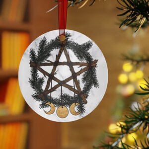 Yule Wreath Ornament, Witchy Winter Solstice Pentagram Xmas Tree Bauble, Heathen Holiday Home Decor Stocking Stuffer for Esoteric Pagan Mom