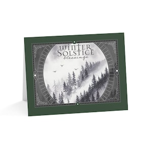 Cartão de solstício de inverno, cartões de felicitações de natal pagãos personalizáveis com aquarela de montanha enevoada esotérica de bruxas, Natal gótico personalizado