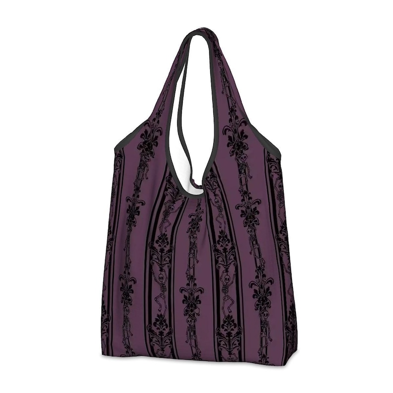 Borsa per la spesa con scheletro color malva, borsa per la spesa pieghevole e riutilizzabile in stile gotico vittoriano con teschi danzanti barocchi rosa, regalo spettrale e carino per la mamma gotica immagine 1