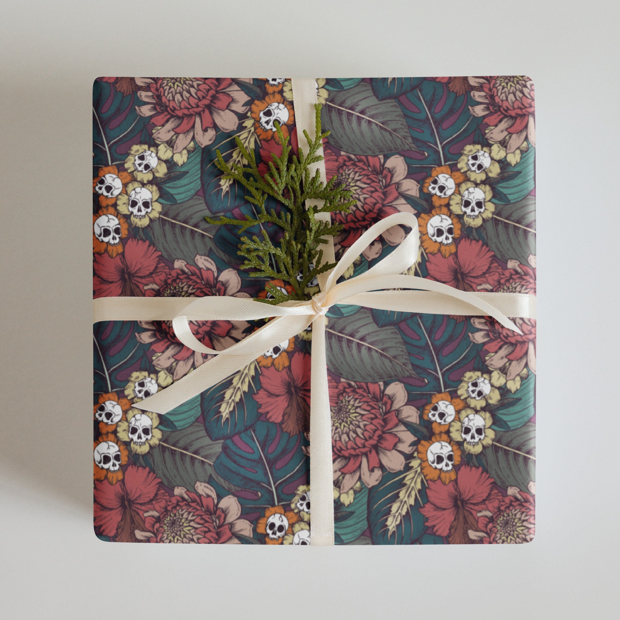 Gothic Floral Wrapping Paper, Spooky yet Elegant Macabre Botanical Yule  Craft or Gift Wrap W Deadly Beautiful Dark Cottagecore Skull Flowers 