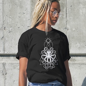 Occult Octopus Tee, Witchy sea creature tshirt, ritual cephalopod shirt, pagan sacred geometry top goth octopus fashion metalhead style gift