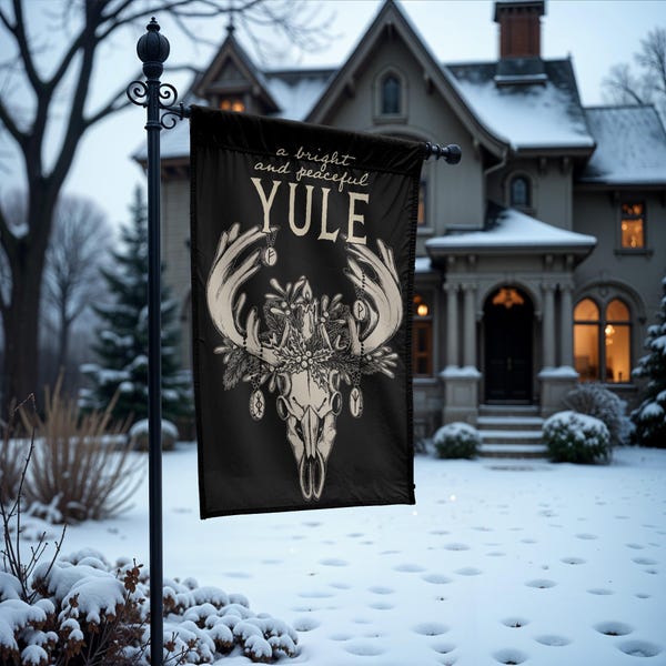 Bandera de jardín de reno de Yule, pancarta gótica de calavera de ciervo para patio o casa con un ambiente festivo de brujas, regalo de decoración navideña pagana para el solsticio de invierno