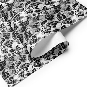 Spooky Skull & Spider Wen Halloween wrapping paper sheets