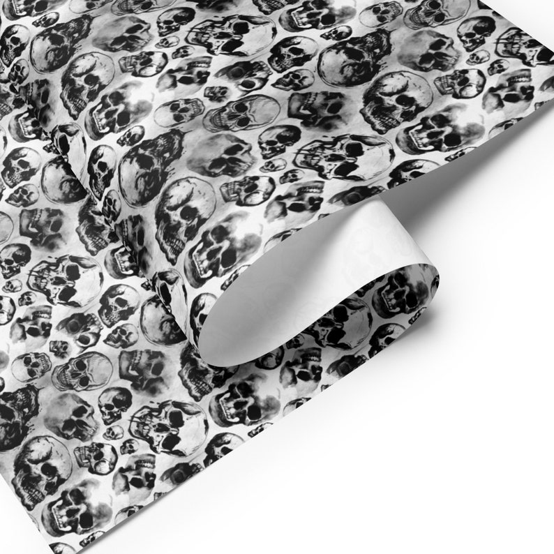 Spooky Skull & Spider Wen Halloween wrapping paper sheets