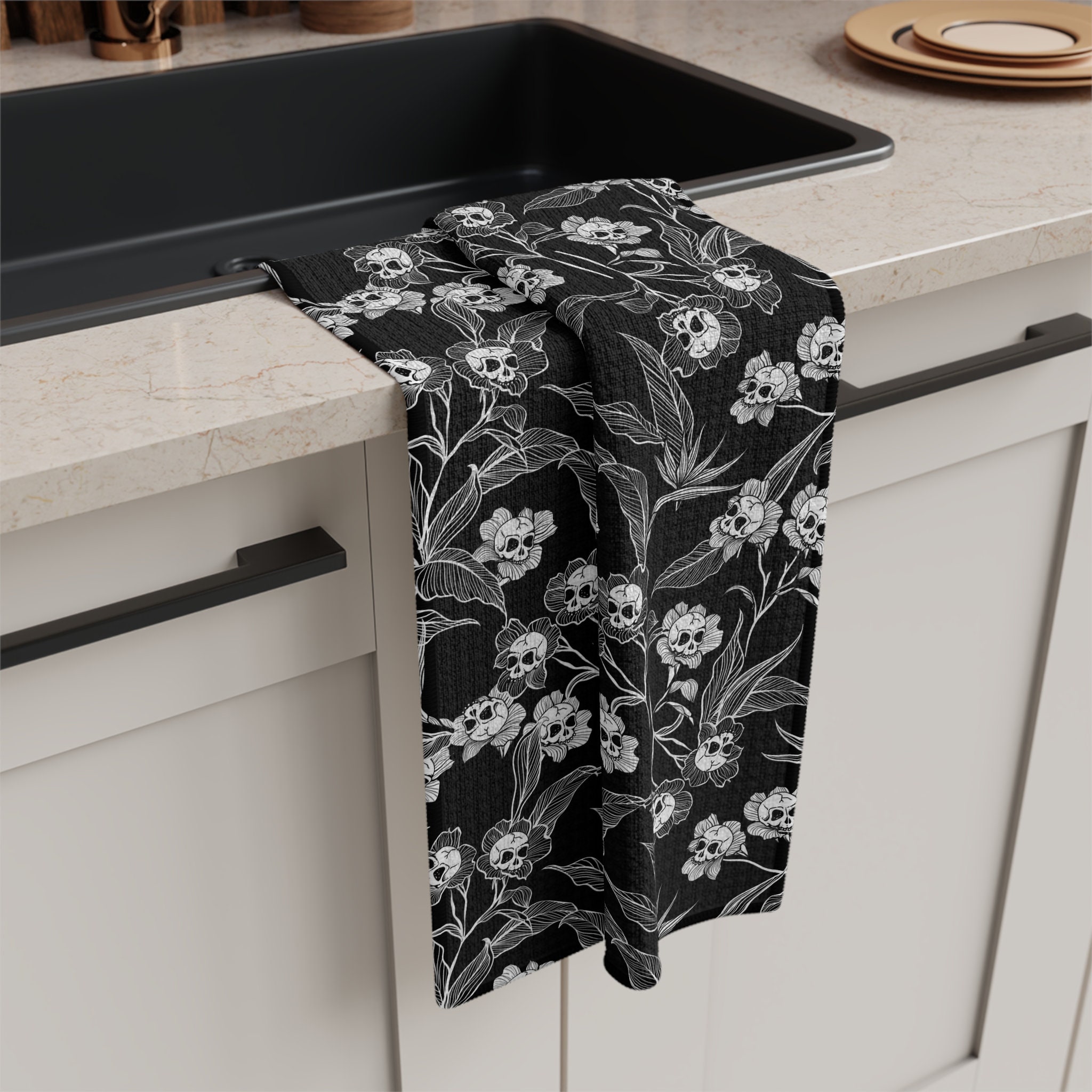 Bat Paper Towel Holder, Paper Towel Roll Holder for Kitchen Bathroom, Halloween Kitchen Decor, Goth Kitchen Decor with Coffin Base, Gothic Kitchen