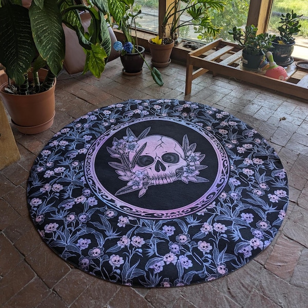 Alfombra floral gótica pastel. Alfombra redonda decorativa de 152 x 152 cm con calavera espeluznante, rosa, negro y morado. Decoración colorida y encantadora para el hogar.