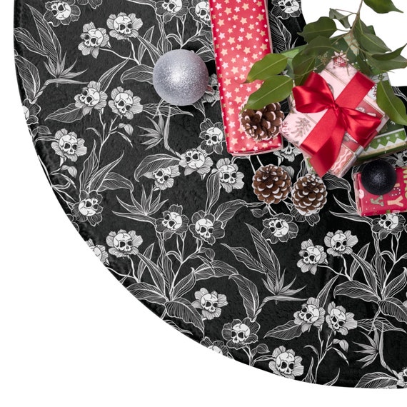 Gothic Floral Wrapping Paper, Spooky yet Elegant Macabre Botanical