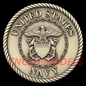 K&ouml;nnte beinhalten: Ein goldfarbenes Metallemblem mit einer Seilbord&uuml;re, mit den Worten "UNITED STATES NAVY" und einem Design eines Adlers mit ausgebreiteten Fl&uuml;geln, einem Schild mit Sternen und Streifen und zwei Ankern.