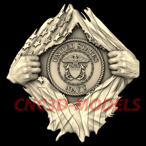 K&ouml;nnte beinhalten: Eine 3D-Reliefschnitzerei des Siegels der US Navy mit einem Adler und einem Anker, innerhalb einer zerrissenen amerikanischen Flagge.