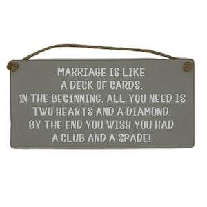 Le mariage, c'est comme un jeu de cartes au début... un bâton et un pique ! Grande plaque en bois
