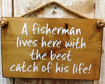 Funny Fishing Sign for Lake House Open Road Brands One Fine Fisherman with The Catch of His Life Hanging Wood Wall Décor Cabin or Man Cave Funny Fishing Sign for Lake House Open Road Brands One Fine Fisherman with The Catch of His Life Hanging Wood Wall Décor Cabin or Man Cave