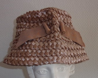 Vintage straw hat, bell hat