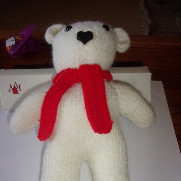 Ours vintage en laine ,ours vintage tricoté main ,ours de collection avec son écharpe rouge