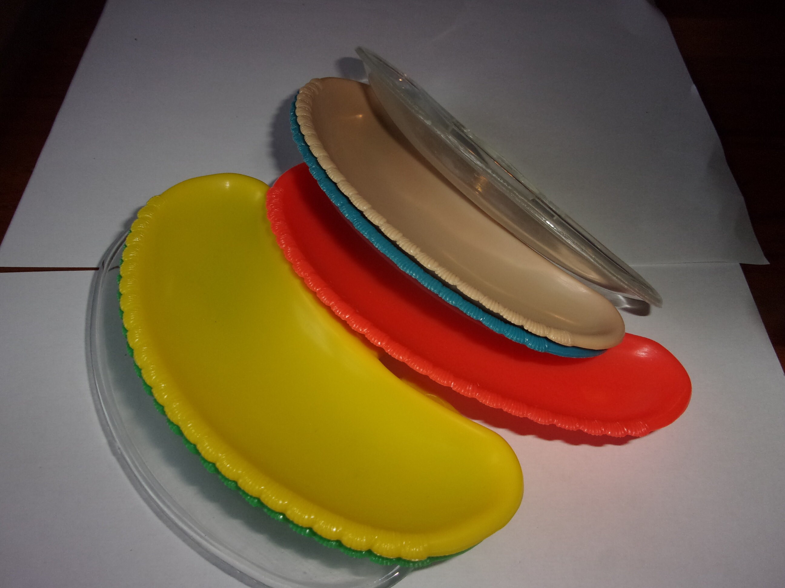 Porte Sauce en Plastique Marque Touret Déposé , 7 Porte Vintage