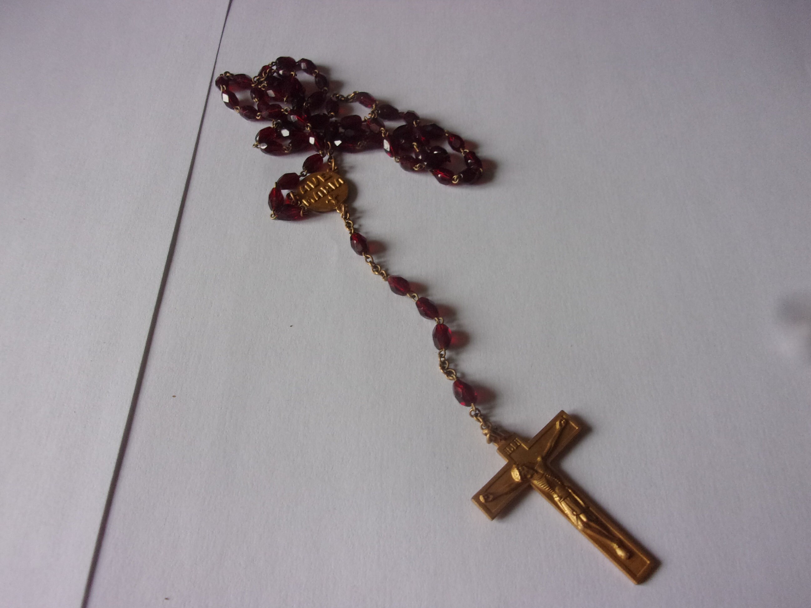 Chapelet Vintage , Chapelet en Perles de Verres Bordeaux , Objet Culte