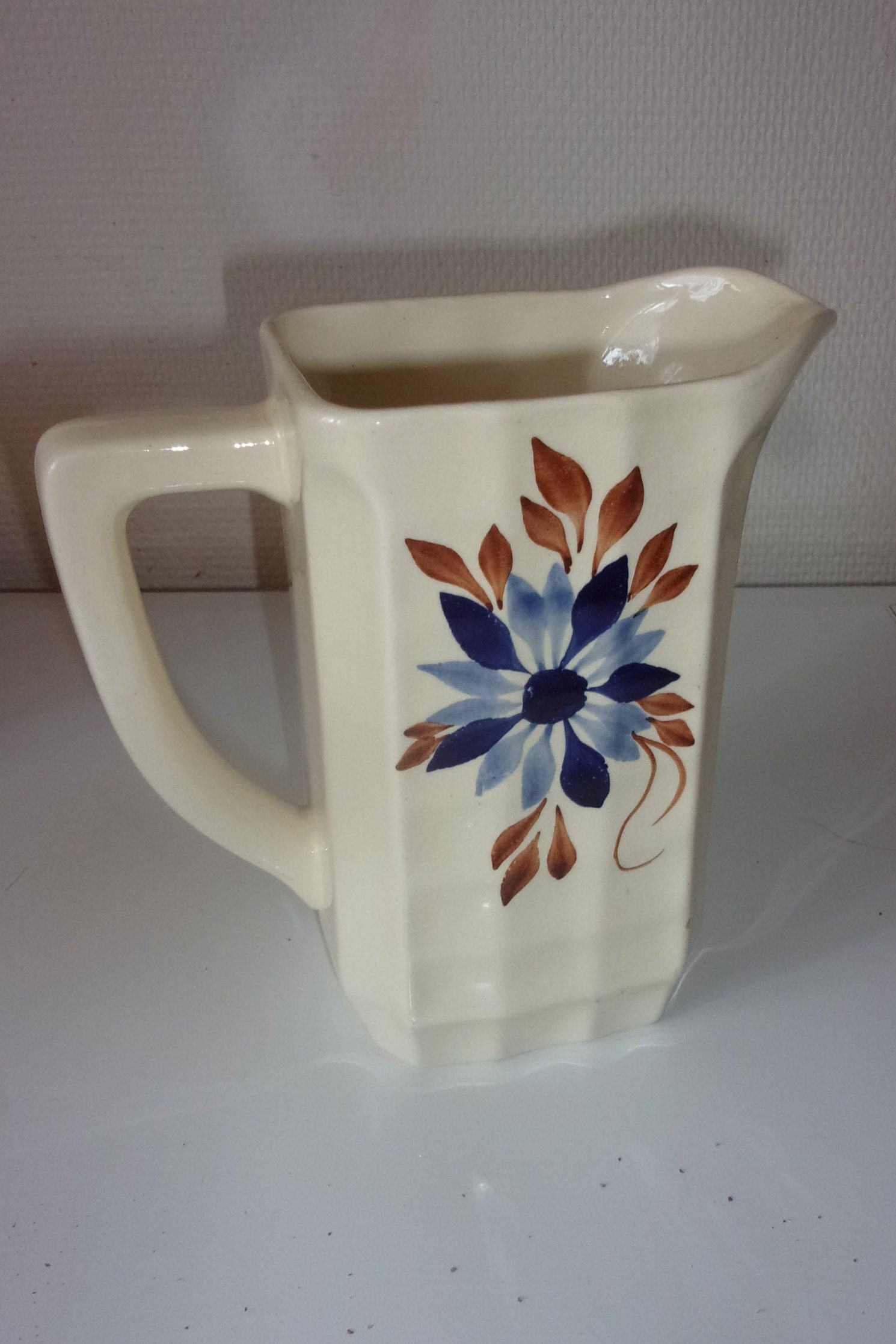 Pichet en Faience Vintage , Pichet Creil Montereau Années 50