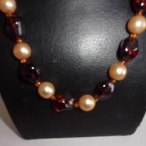 Coillier vintage perles de verres et perles de nacres ,collier années 60 longueur 54 cm image 1