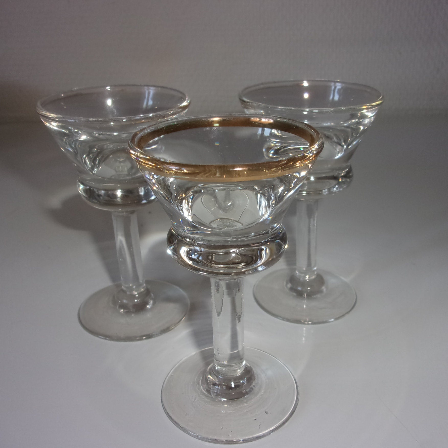 Verres Bistros Vintage , Trois Verres A Calva Ancien