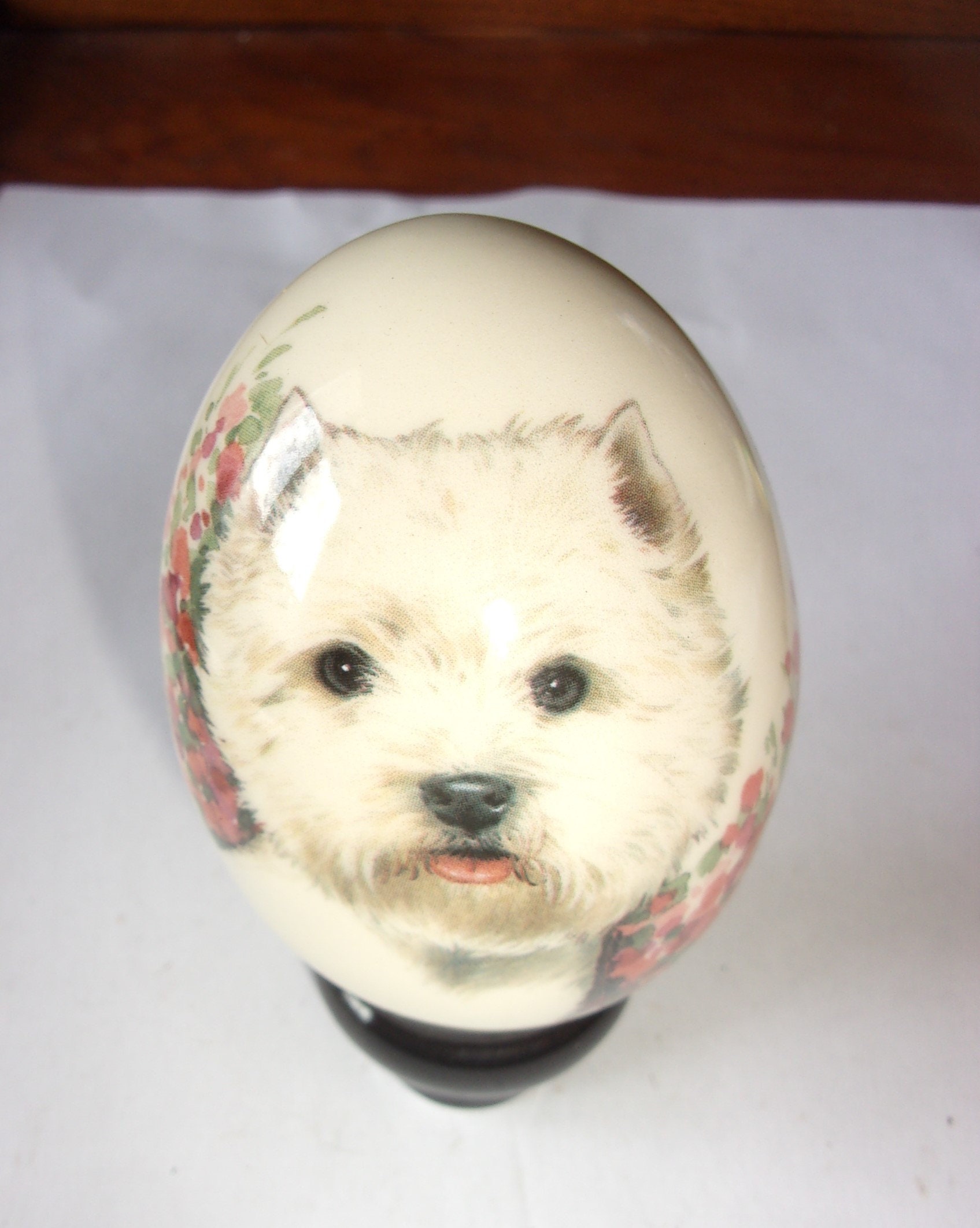 Oeuf en Porcelaine , Oeuf de Collection , Objet Vitrine