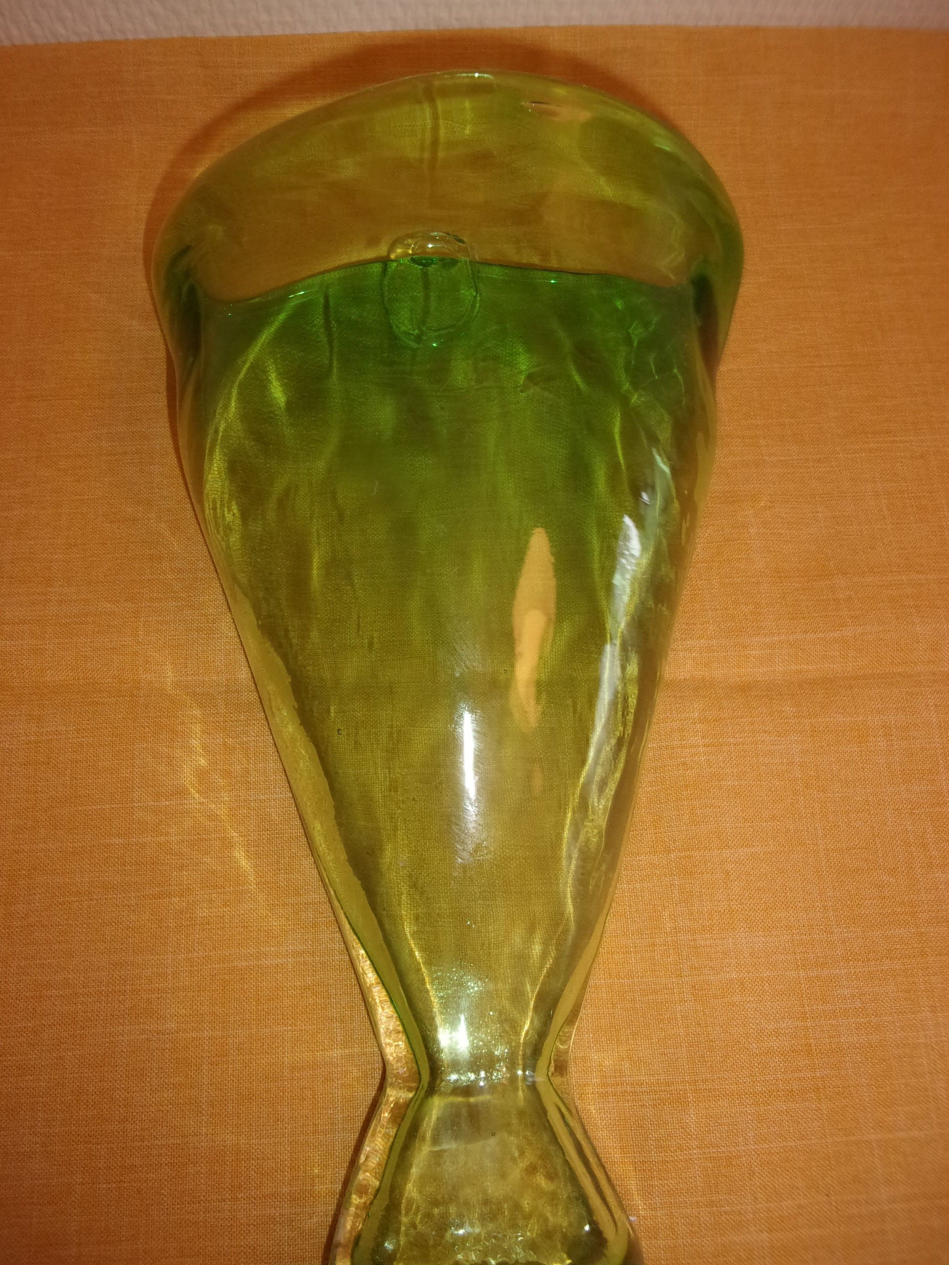 Vase en Verre Soufflé A Accrocher , Vase Forme de Cone Couleur Verte