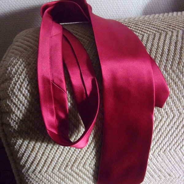 Cravate vintage marque VIRTUOSE satiné ,cravate années 80