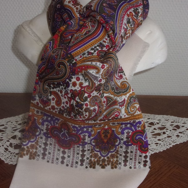 Echarpe en polyester  vintage ,écharpe motif cachemire ,carré cachemire,made italie