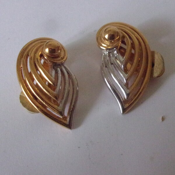 Boucles oreilles NINA RICCI ,clips oreilles vintage or et argent  numéroté  8066