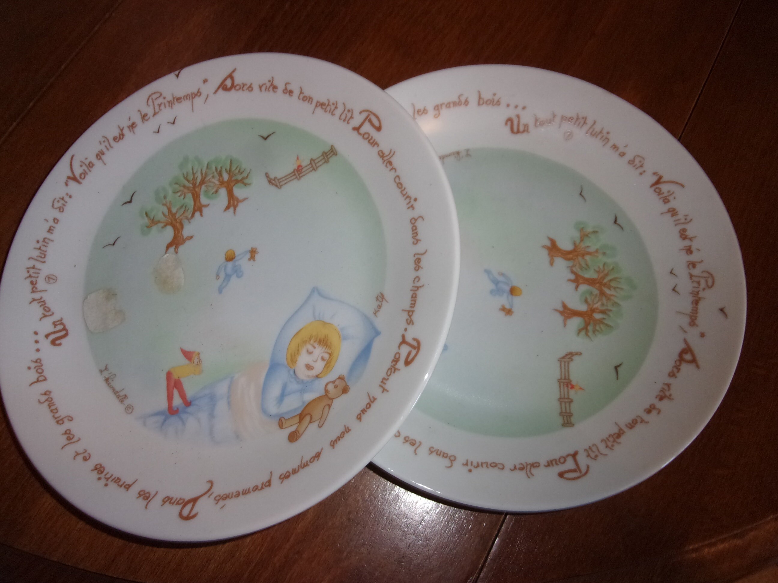 Deux Assiettes en Porcelaine Vintage , Assiettes Mehun sur Yevre , Assiette Motif Naif , Pordelaine 