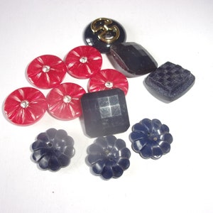 12 boutons fantaisies ,12 boutons differentes formes et differentes couleurs image 2