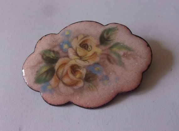 Broche vintage ,broche émaillée rose décor bouque… - image 1