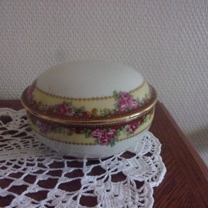 Bonbonnière vintage en porcelaine de limoges ,bonbonniere de collection