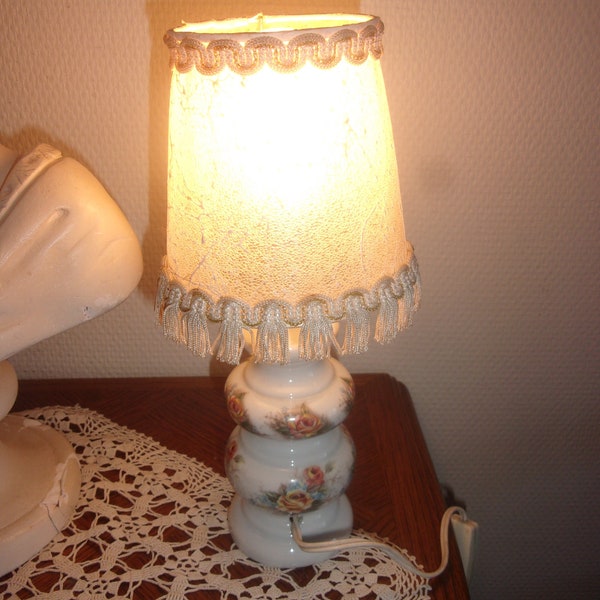 Petite lampe de chevet vintage ,lampe de chevet pied en porcelaine véritable