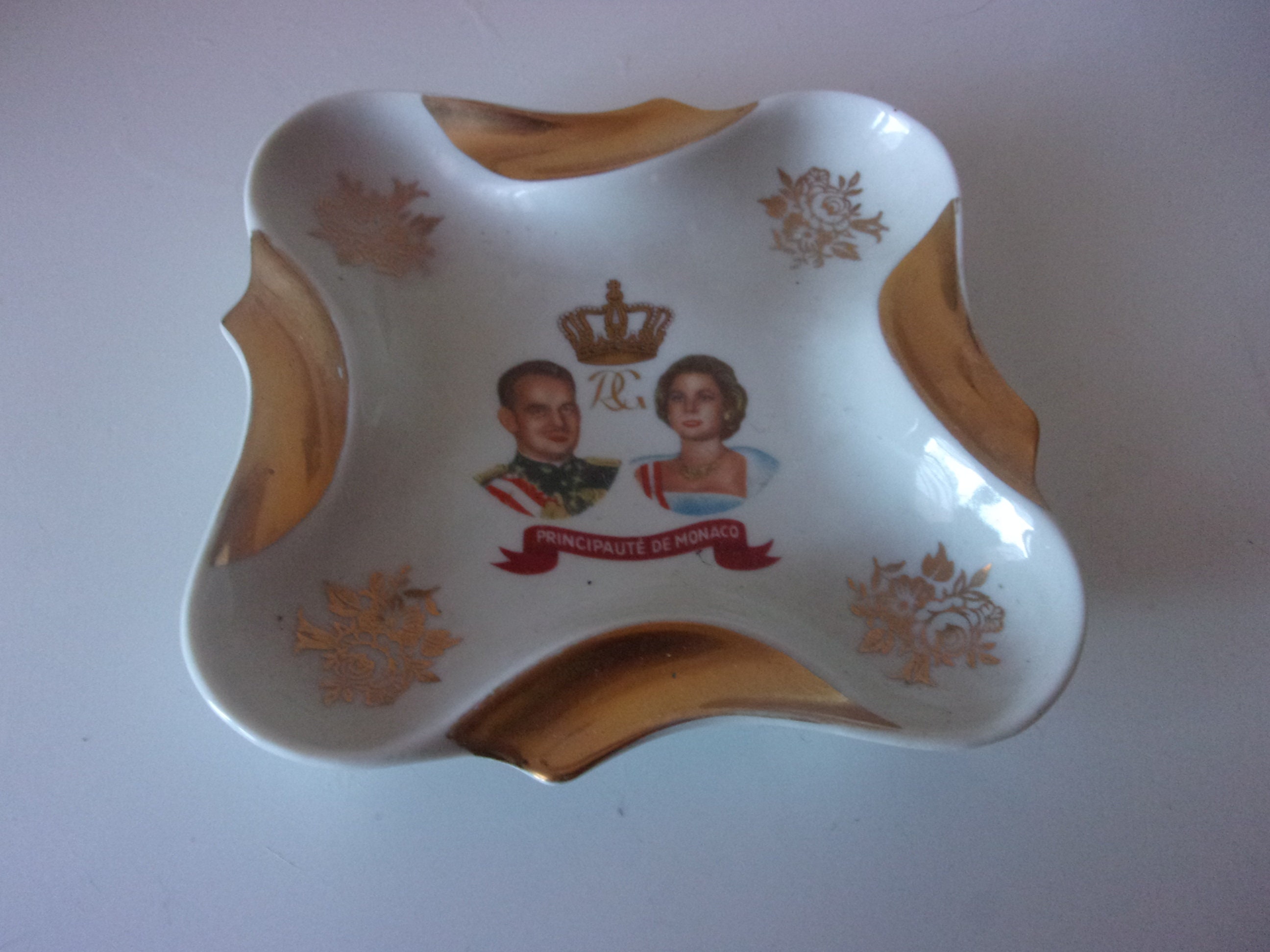 Vide Poche en Porcelaine de Limoges , Vide Souvenir Principeute Monaco