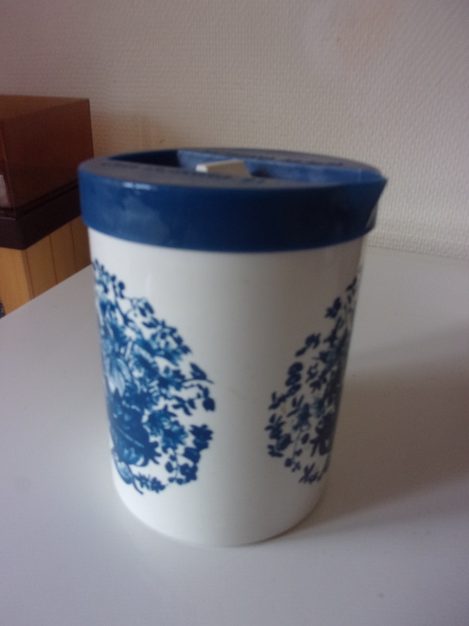 Boite A Café Vintage , Boite Plastique Offert Par La Maison Du Café