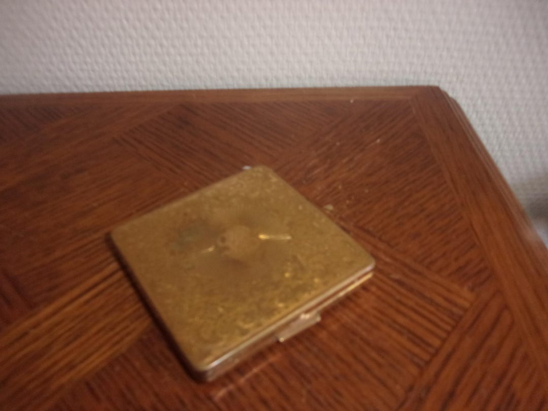 Vintage Powder Compact, CAPRICE Square Powder Compact 7/7 Cm - Etsy