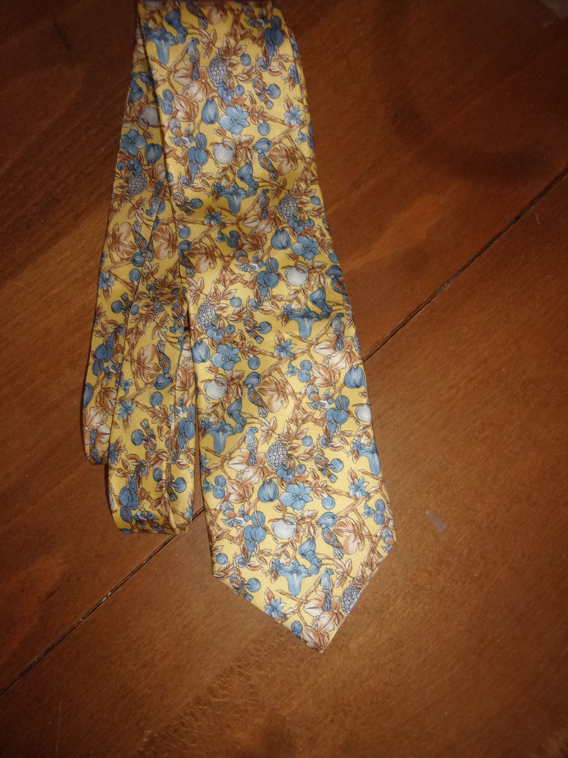 LOUIS AZZARO PARIS silk tie with fruit pattern