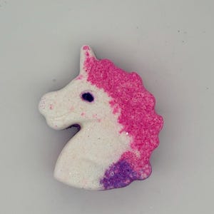 Unicorn Wishes Moisturizing Bath Bomb