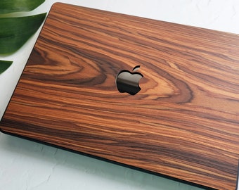 Étui pour MacBook en bois véritable - palissandre. Clip sur l'étui MacBook.