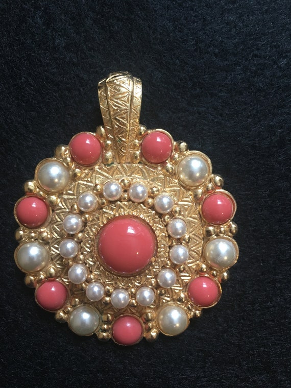 Vintage Guy Laroche Paris Pendant