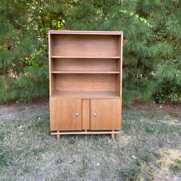 Mid Century blonde atomic petite china hutch