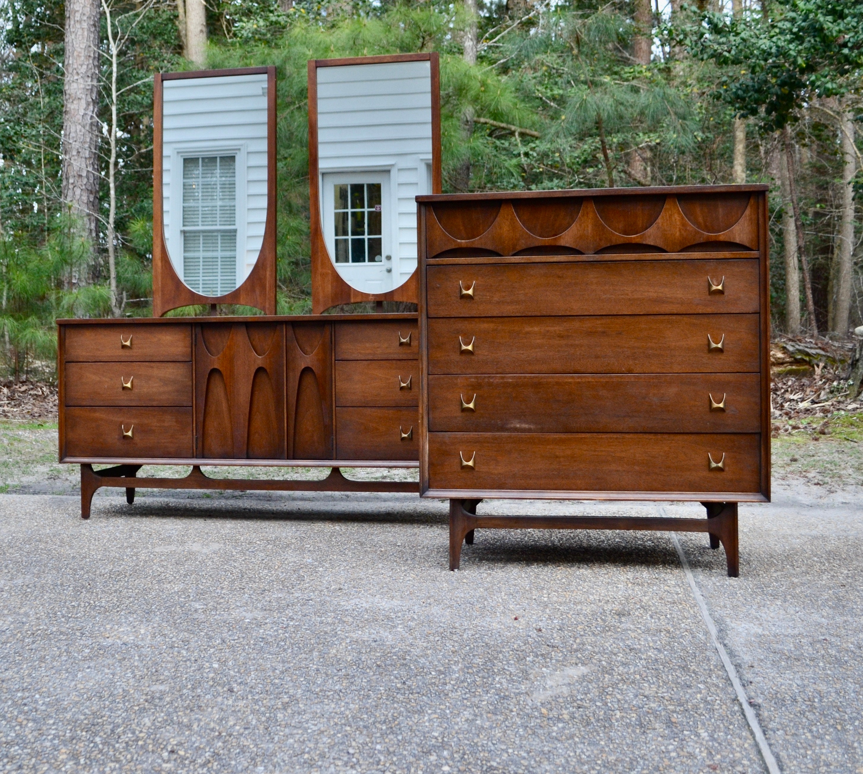 Mid Century Broyhill Brasilia Bedroom Set . Low Dresser and 