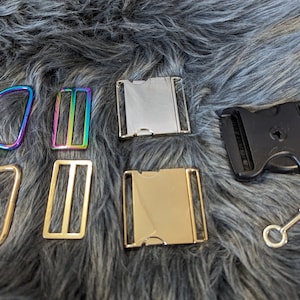 HARDWARE-UPGRADES Upgrade de hardware en gesp van je halsband. Plaats dit EN een halsband samen in je winkelwagen.